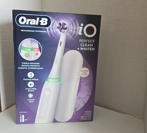 Oral-B iO Perfect Clean & Whiten Rechargeable Electric Toothbrush